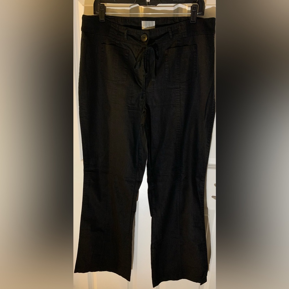 In excellent condition | 100% Linen | String tie